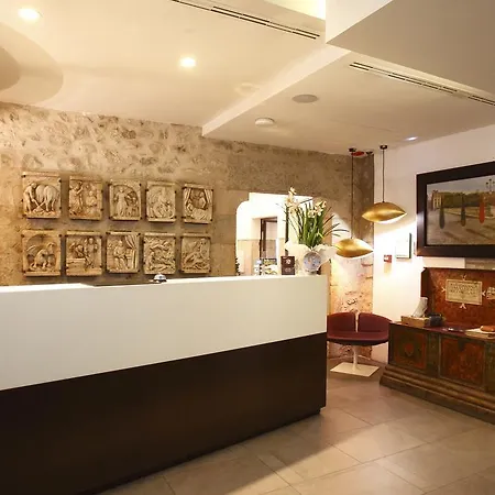 Museu Llegendes De فندق