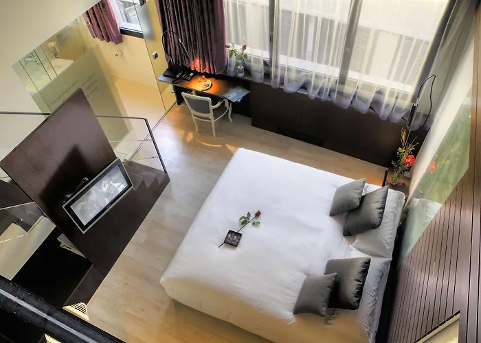 ホテル ムセウ リェゲンデス デ ジローナ