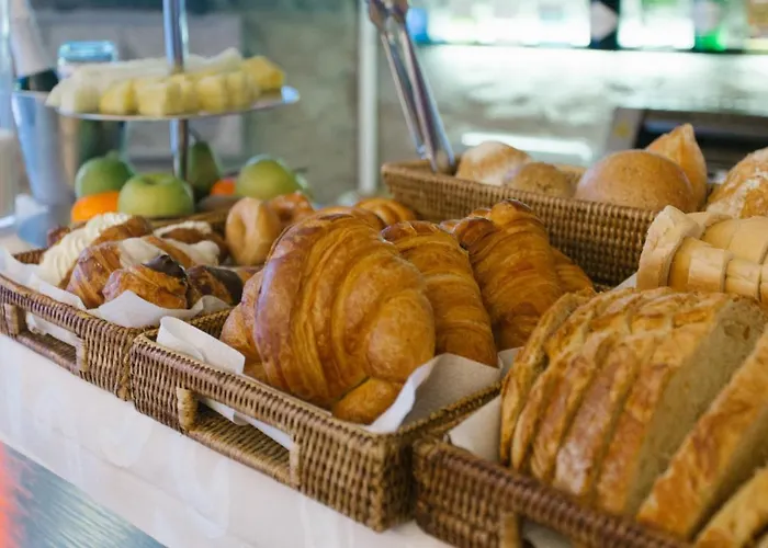 ホテル ムセウ リェゲンデス デ ジローナ